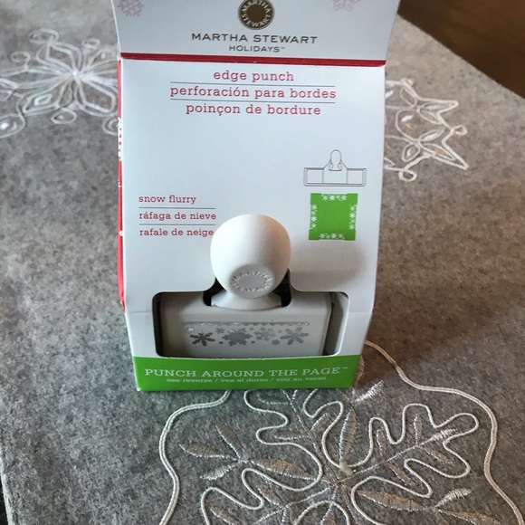 Martha Stewart Craft Punch. Snow Flurry. New in box. - Picture 2 of 3
